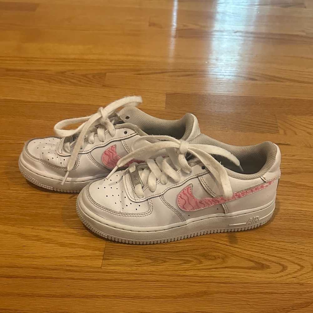 Nike Kids White and Pink Sneakers